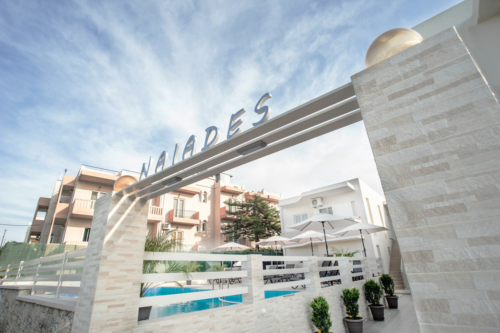 Naiades Luxury Apartments กาลาธาส ภายนอก รูปภาพ