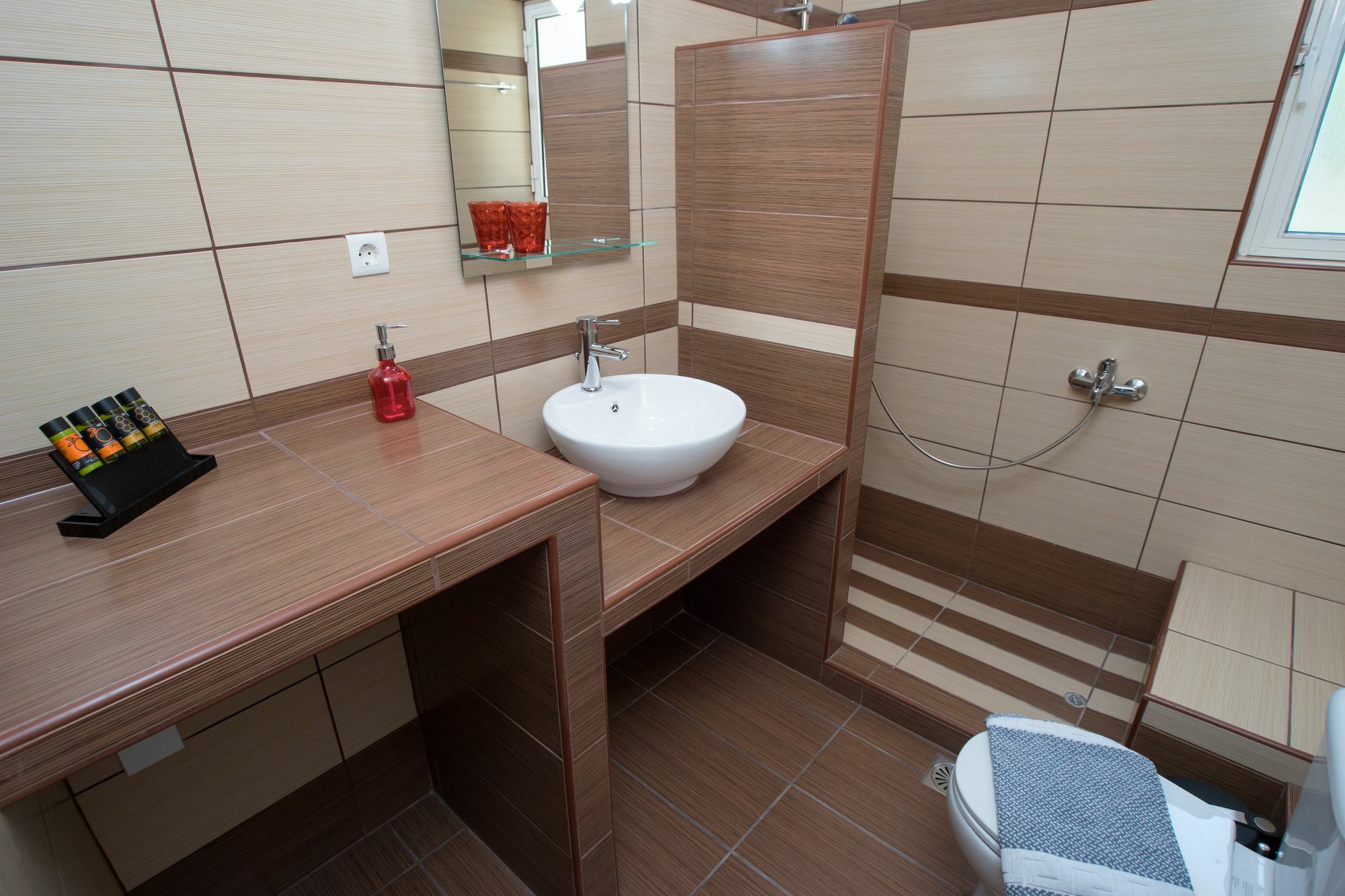 Naiades Luxury Apartments กาลาธาส ภายนอก รูปภาพ
