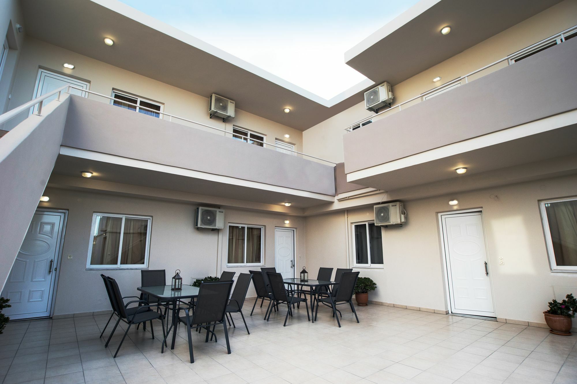 Naiades Luxury Apartments กาลาธาส ภายนอก รูปภาพ