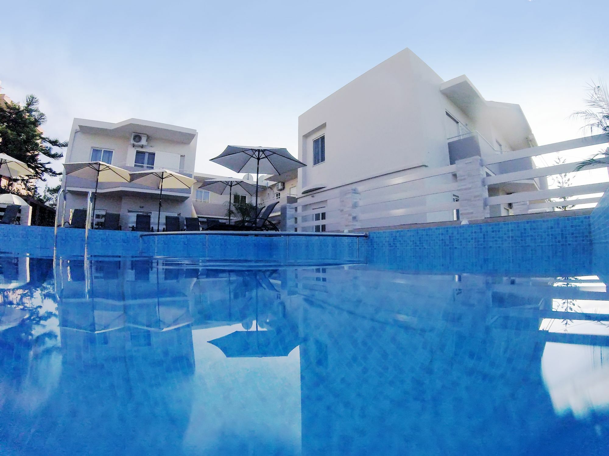 Naiades Luxury Apartments กาลาธาส ภายนอก รูปภาพ