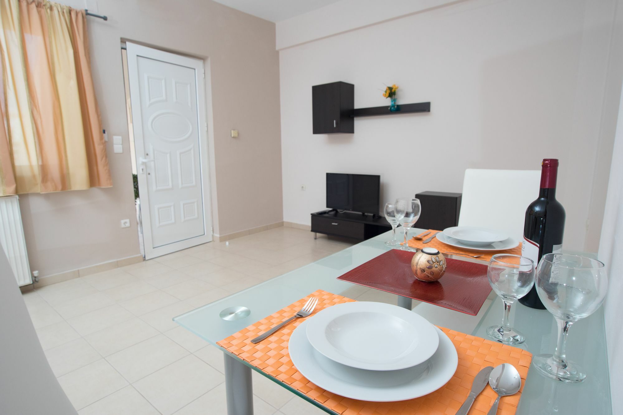 Naiades Luxury Apartments กาลาธาส ภายนอก รูปภาพ