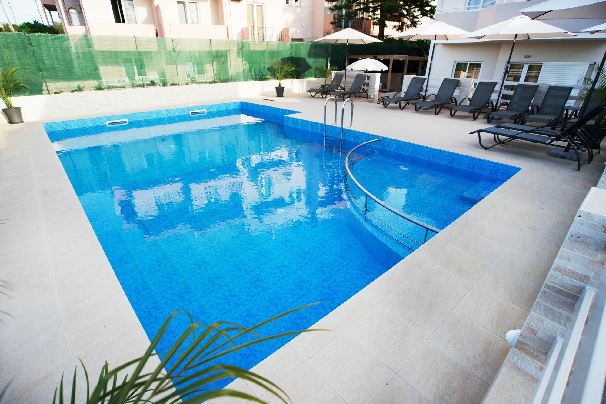 Naiades Luxury Apartments กาลาธาส ภายนอก รูปภาพ